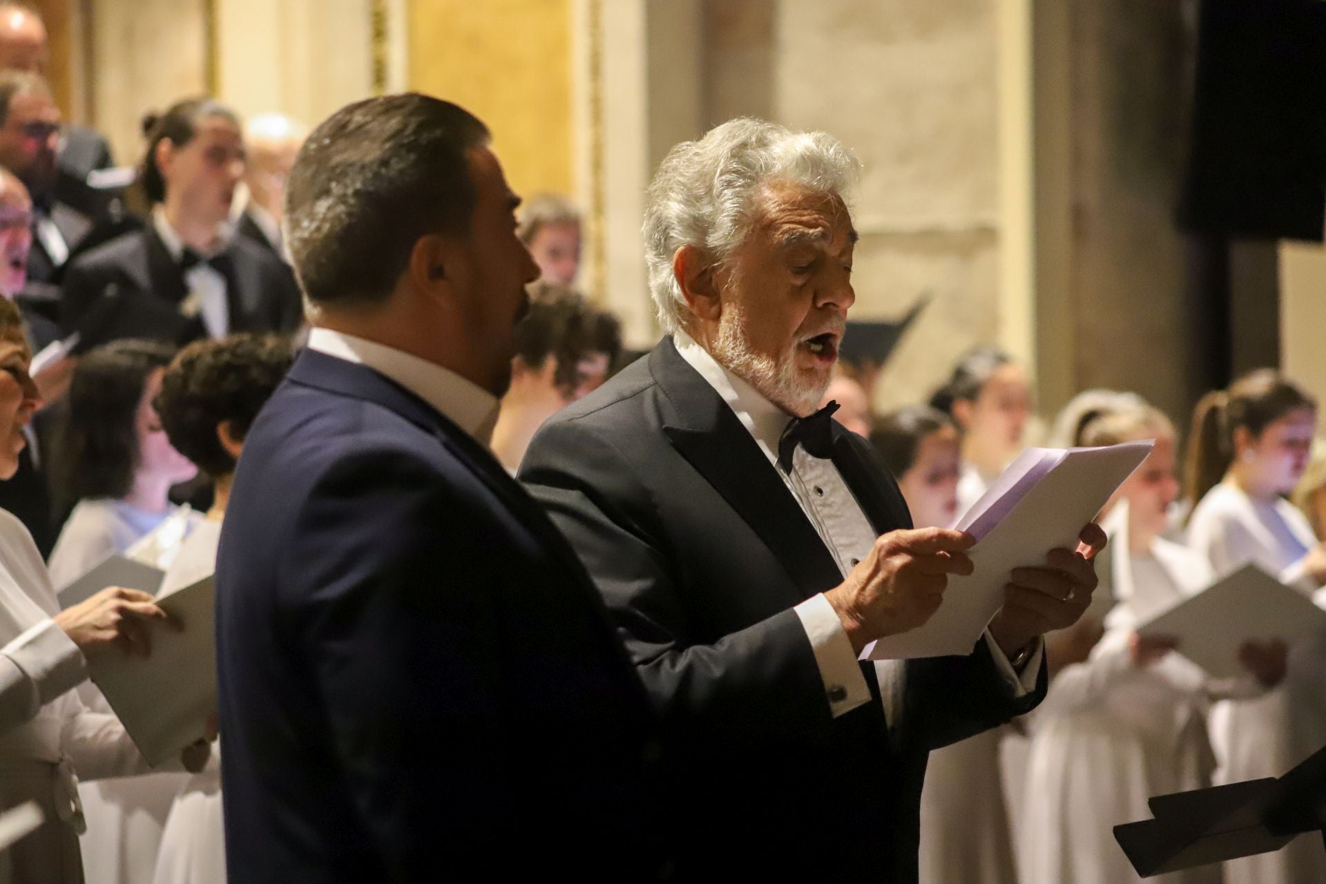 FOTOS | El Orfeón Donostiarra y Plácido Domingo cantan a Valencia