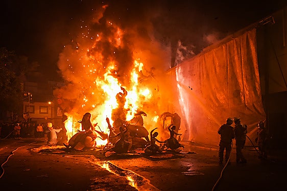 Quema de una falla de Sagunto.