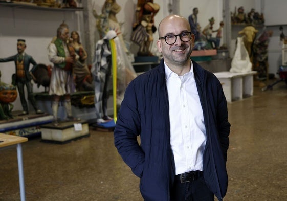 Vicente Julián García, maestro mayor del Gremio de Artistas Falleros de Valencia.