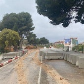 Acopio de materiales en las obras del puente.
