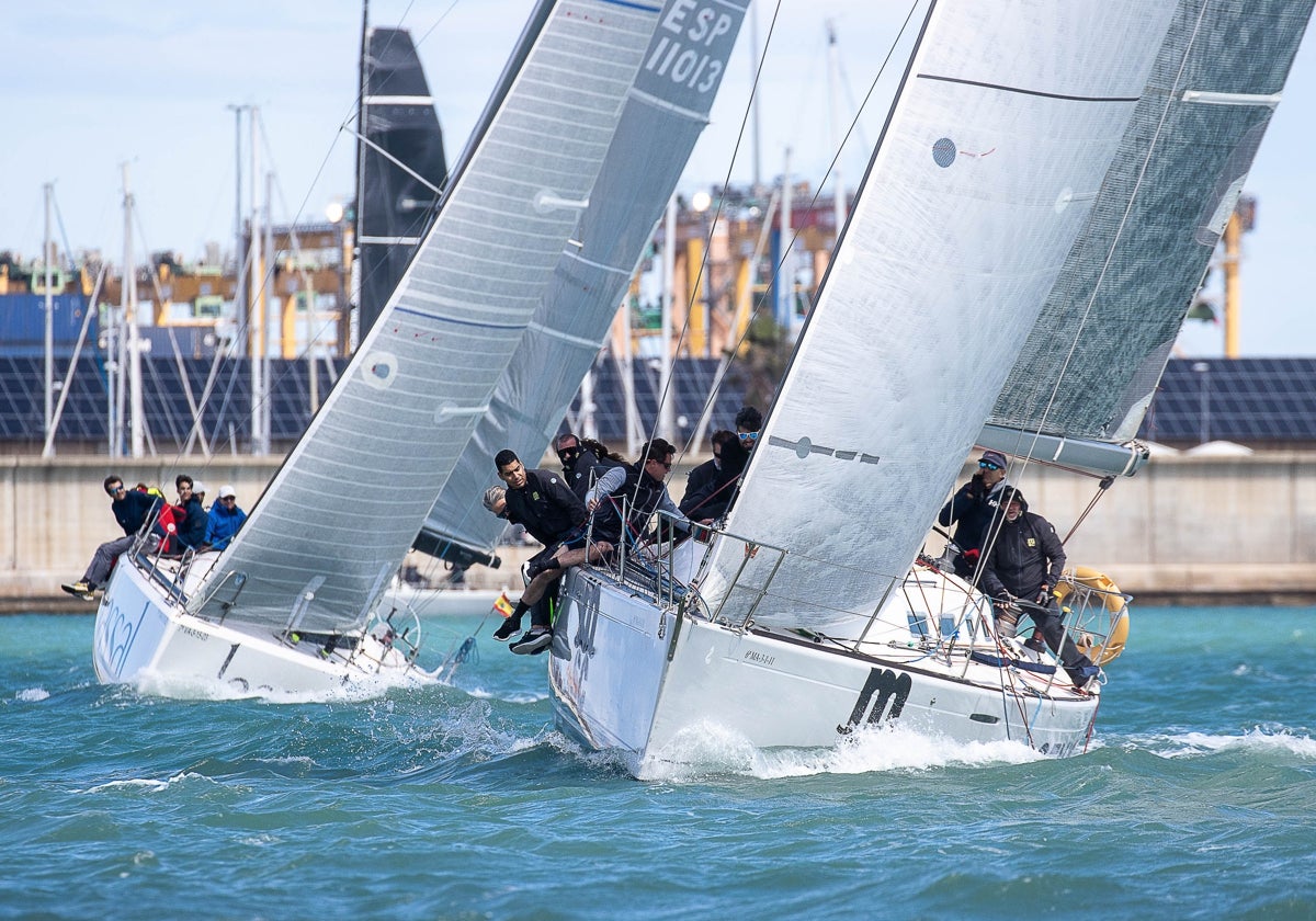 Salida de la flota Crucero RCNV en la tercera prueba del Trofeo Presidente.