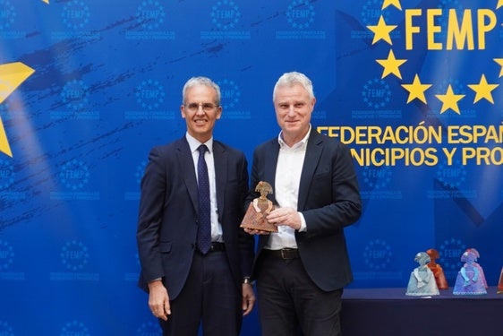 Entrega del premio al Ayuntamiento de l'Eliana.