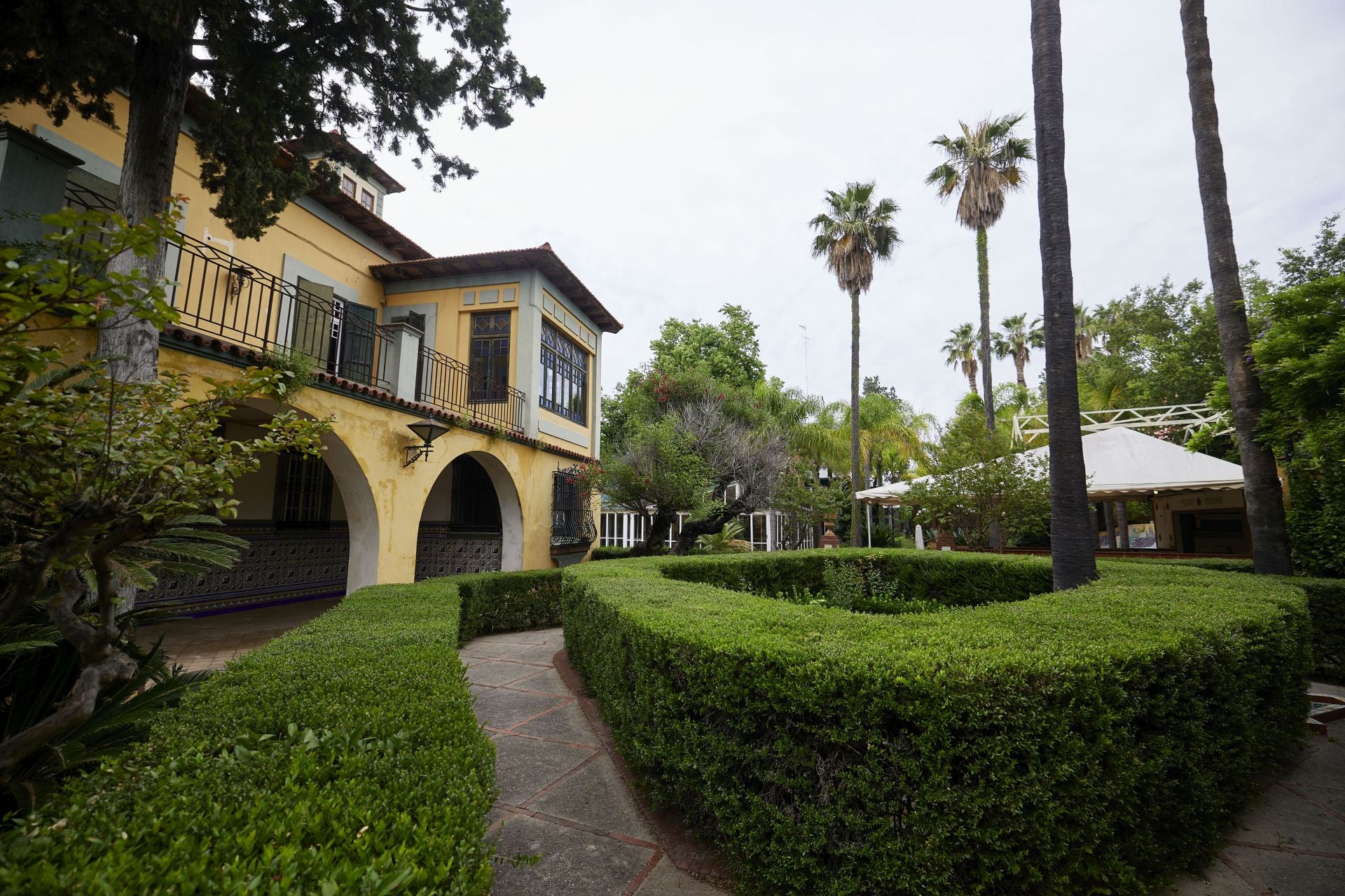 FOTOS | Así es por dentro Villa Amparo, el chalet okupado en Rocafort