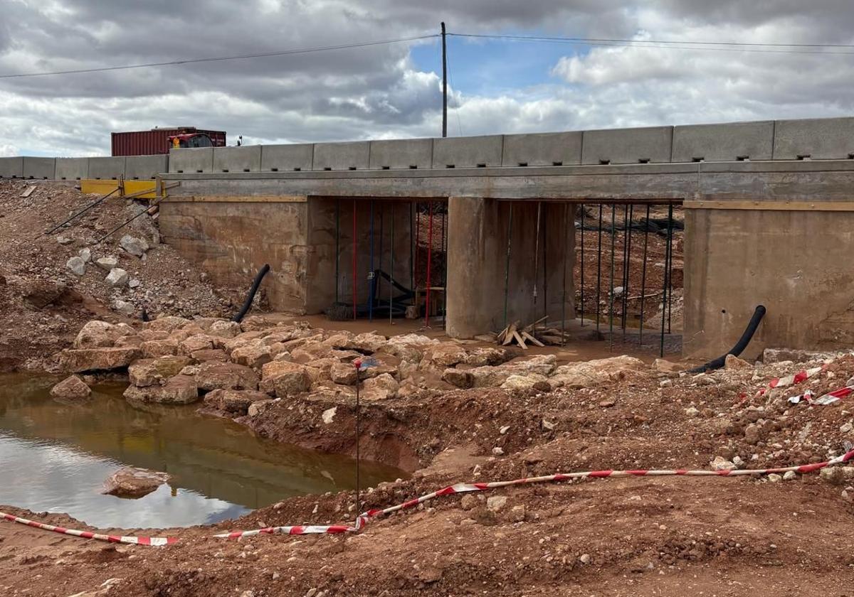 La Diputación recupera un puente sobre la Rambla de La Torre en Utiel