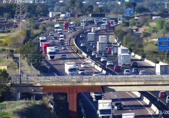 Atascos en la A-7 este miércoles, 26 de marzo.