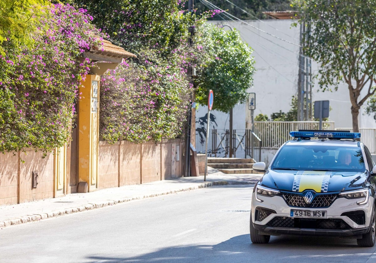 La Policía Local en Villa Amparo.
