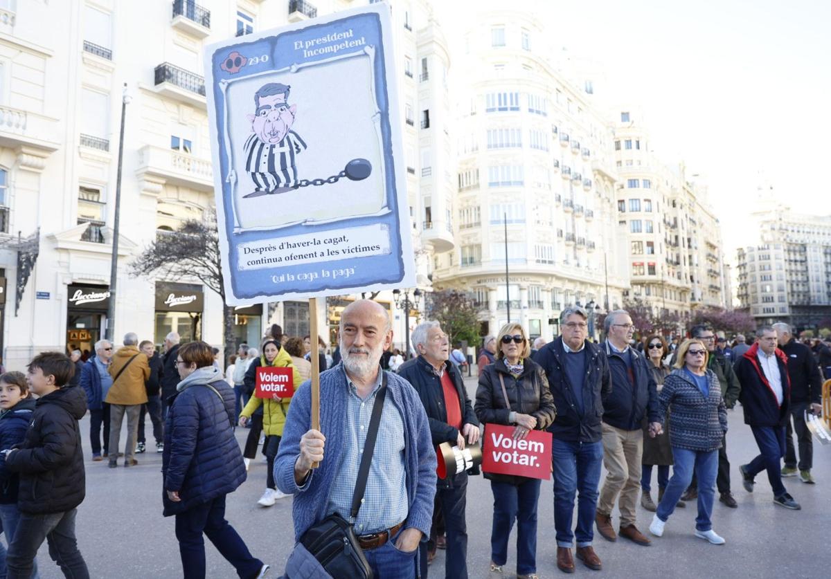FOTOS | Sexta manifestación en Valencia contra la gestión política de la dana