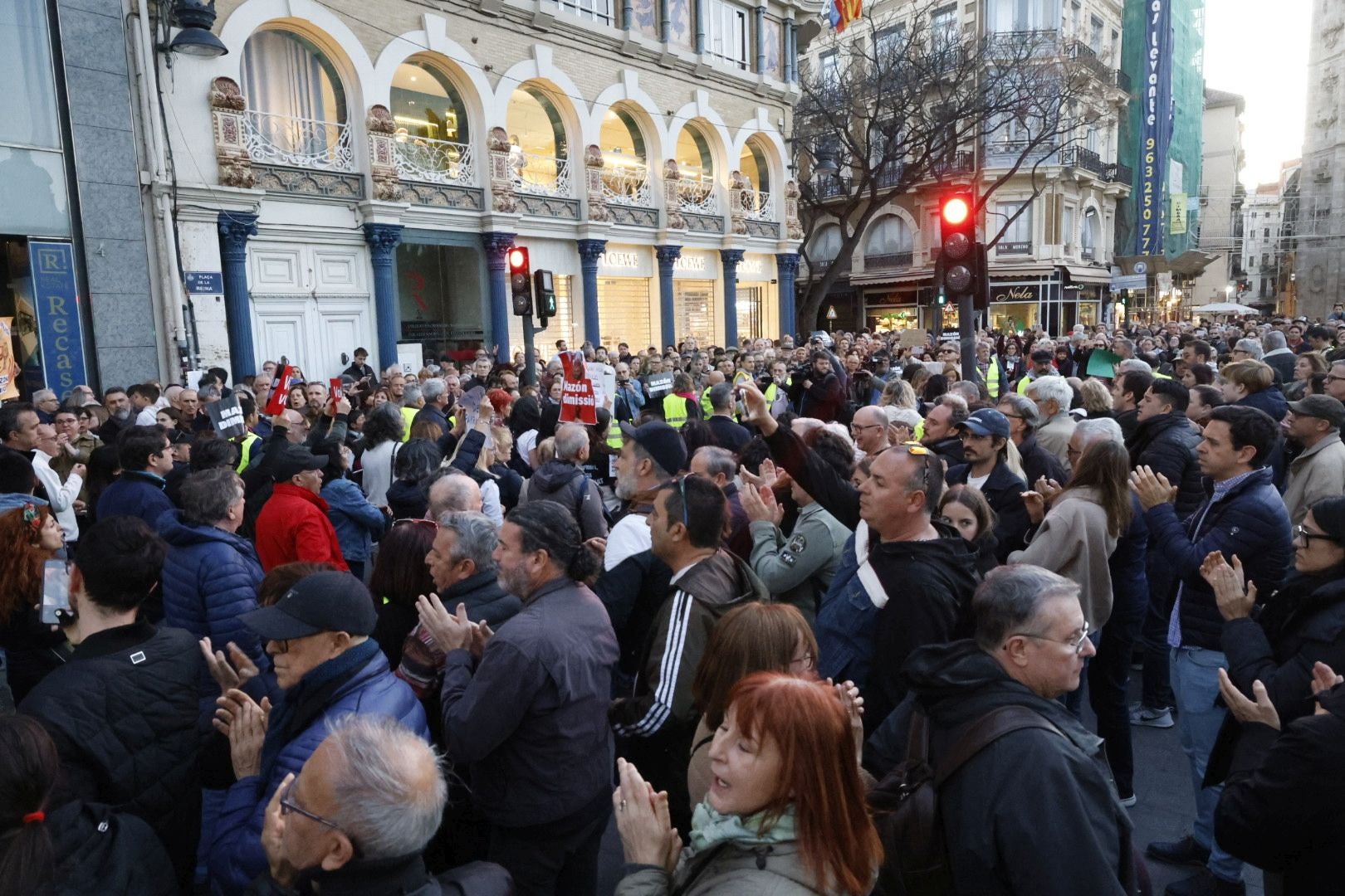 FOTOS | Sexta manifestación en Valencia contra la gestión política de la dana