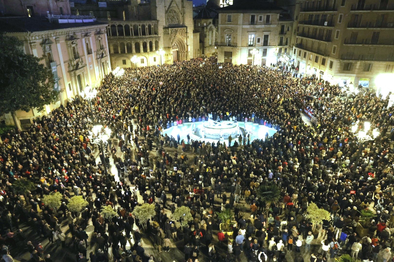 FOTOS | Sexta manifestación en Valencia contra la gestión política de la dana