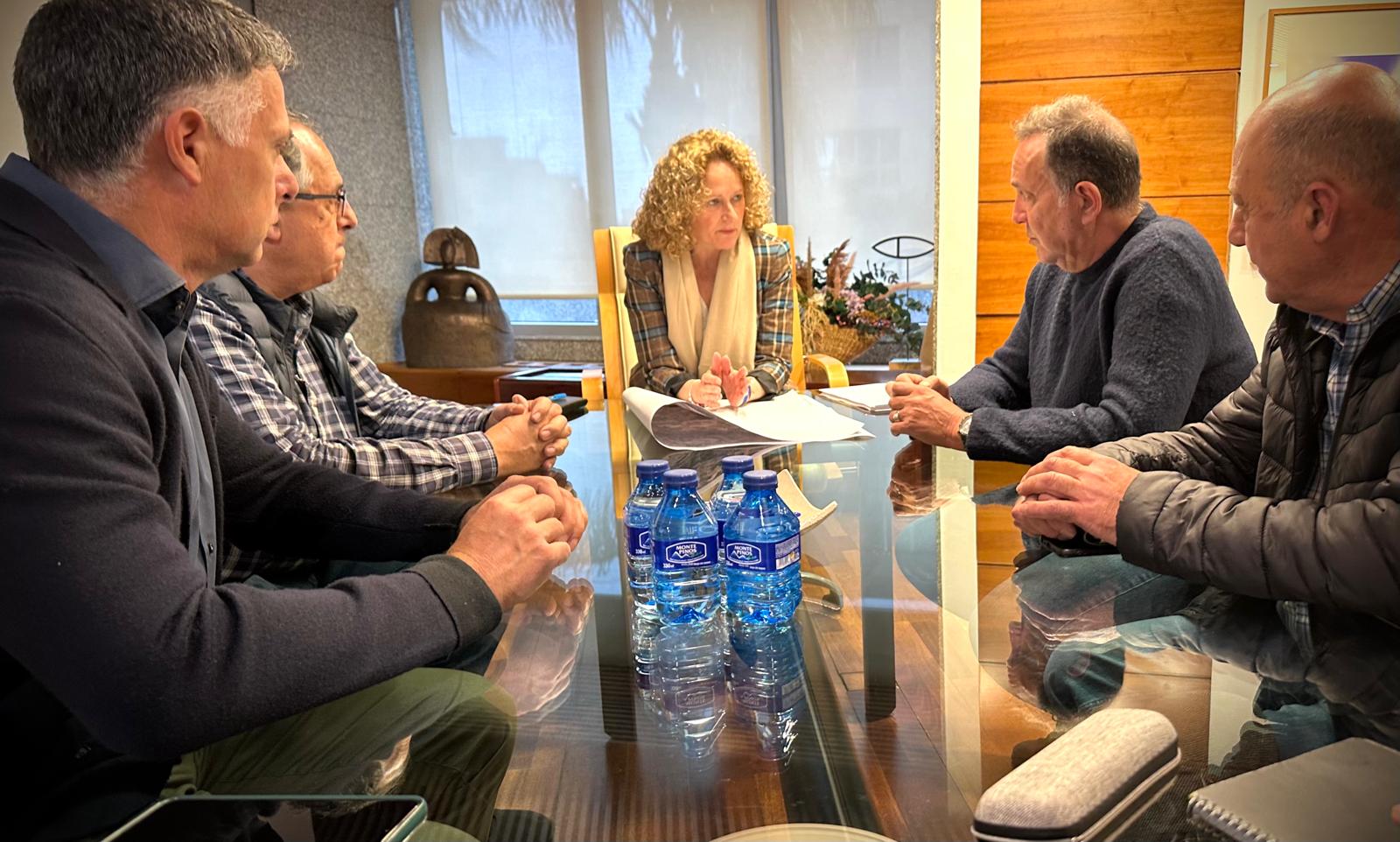 Reunión con la asociación de vecinos.