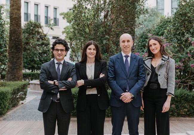 Antonio Peiró, consejero financiero; Amparo Sisternes, consejera financiera en Abante; José Gregori, director de Abante en la Comunidad Valenciana; y Marta Martínez, consejera financiera.