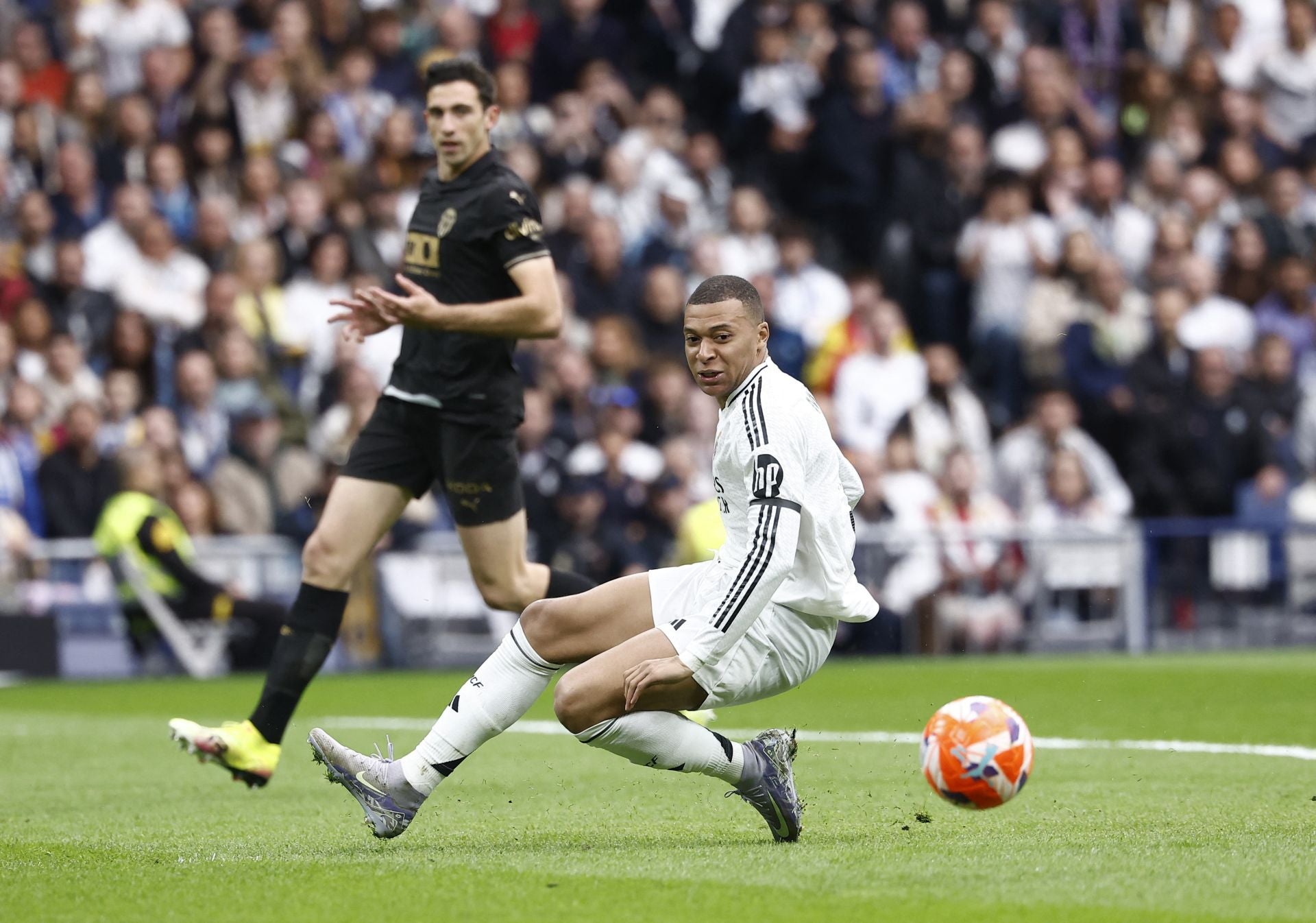 FOTOS | Real Madrid - Valencia CF, partido de alta tensión