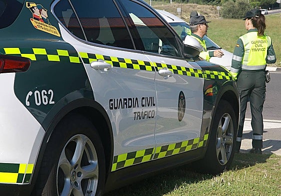 Una patrulla de la Guardia Civil de Tráfico.