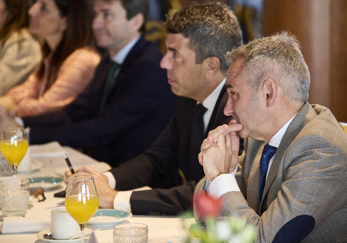 Miguel Barrachina, junto a Carlos Mazón en el desayuno organizado por Nueva Economía Fórum.