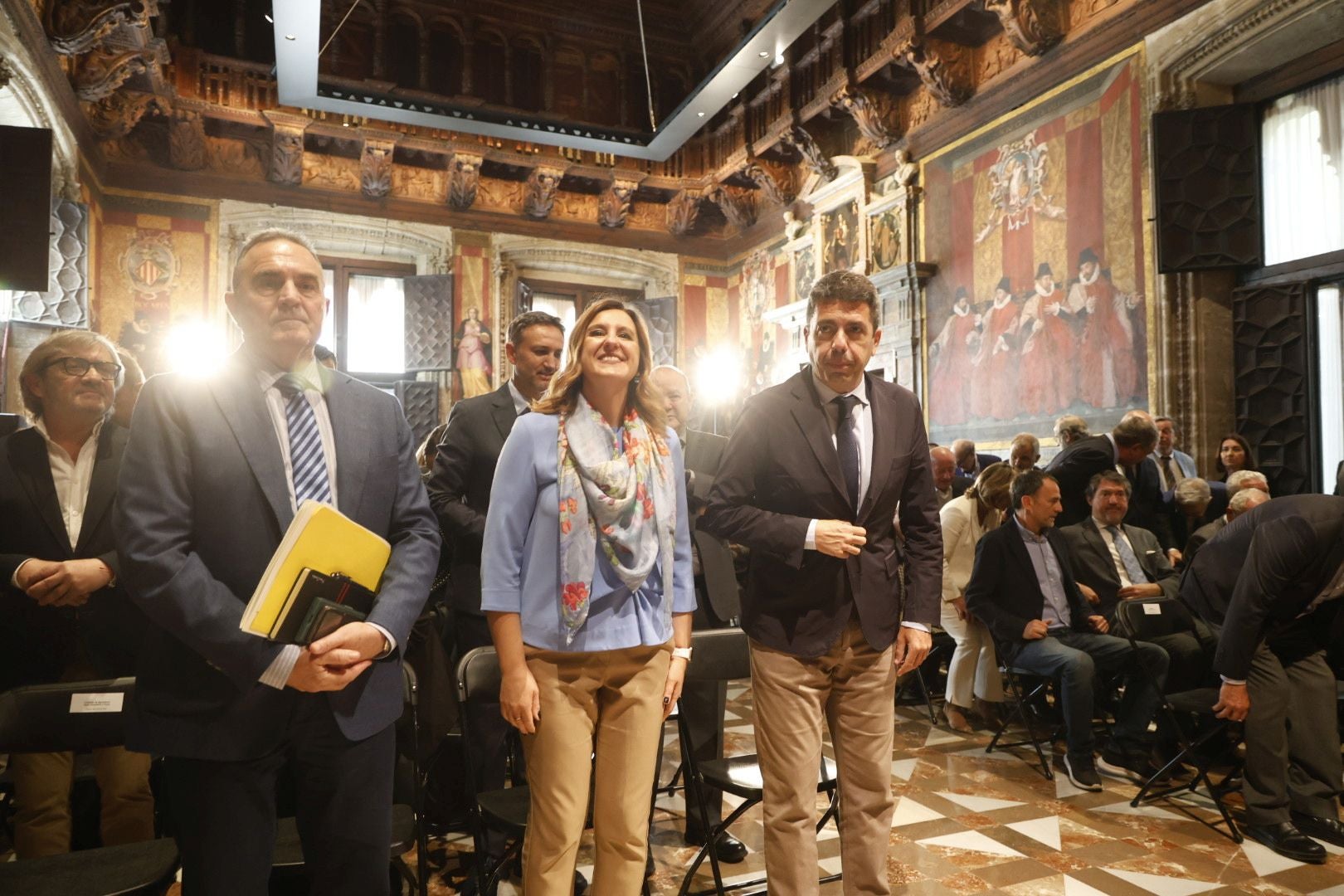 Firma del Pacto por la Albufera en el Palau de la Generalitat