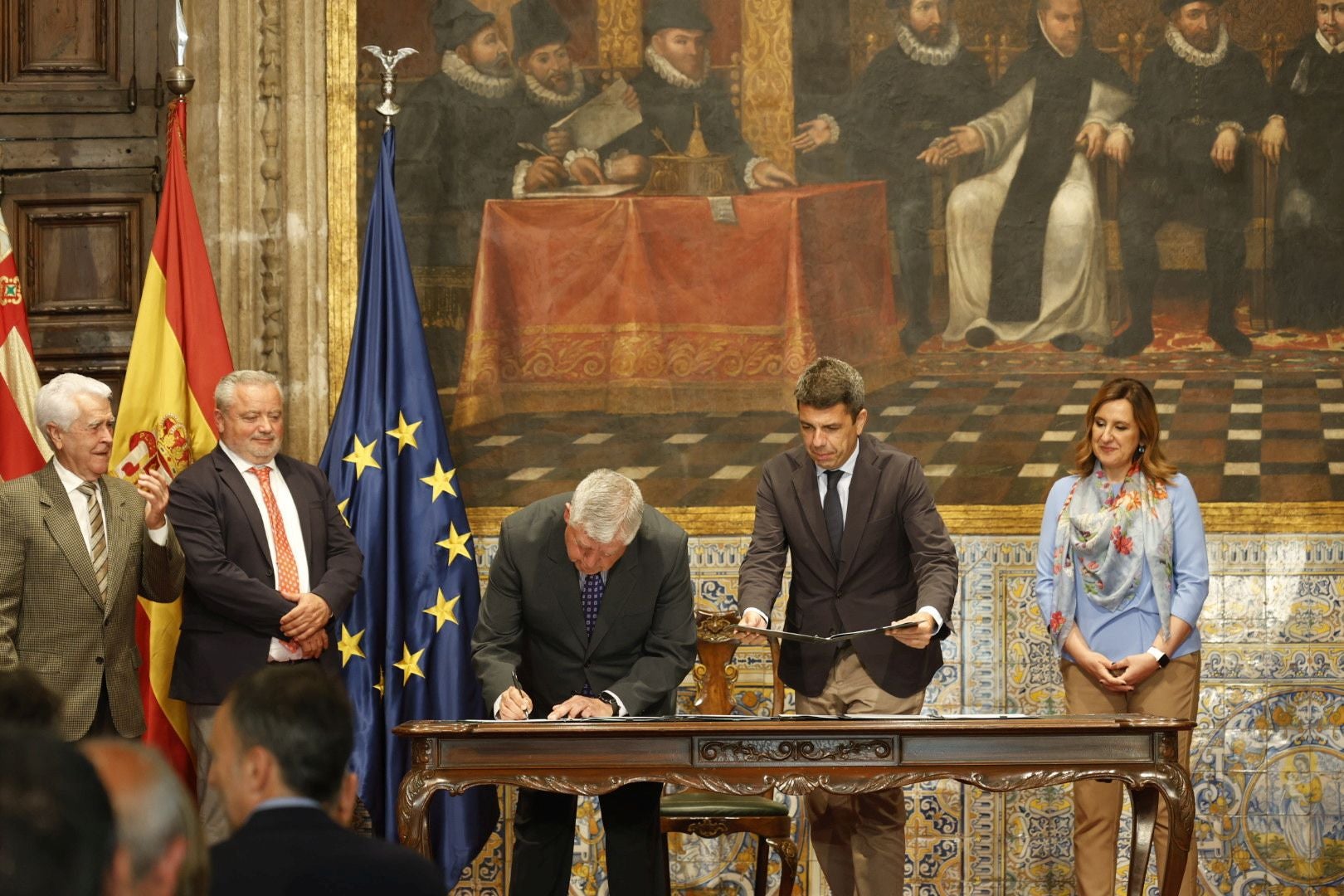Firma del Pacto por la Albufera en el Palau de la Generalitat