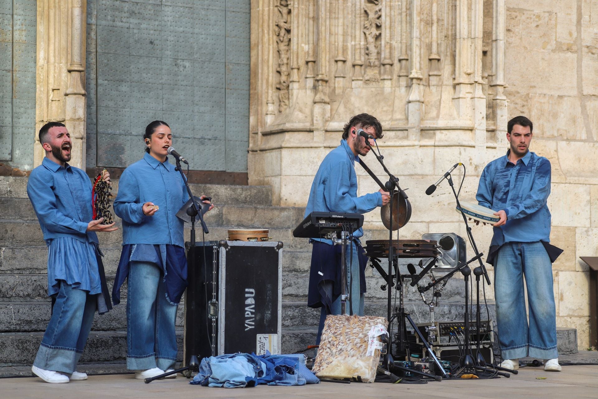 Inauguración de Dansa Valencia con el espectáculo &#039;Transeúnte&#039;, en la plaza del Mercado