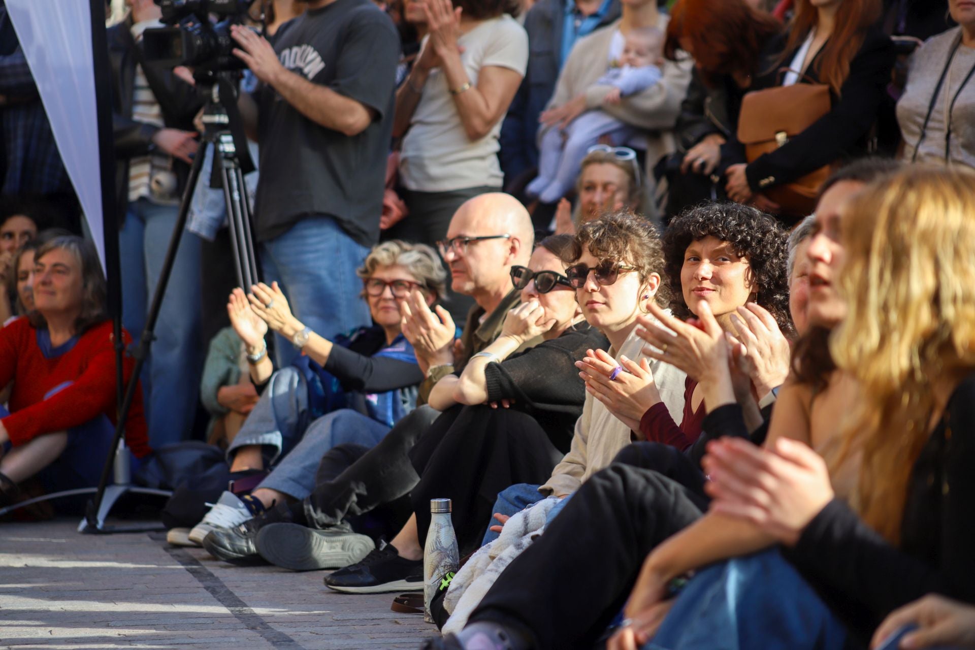 Inauguración de Dansa Valencia con el espectáculo &#039;Transeúnte&#039;, en la plaza del Mercado