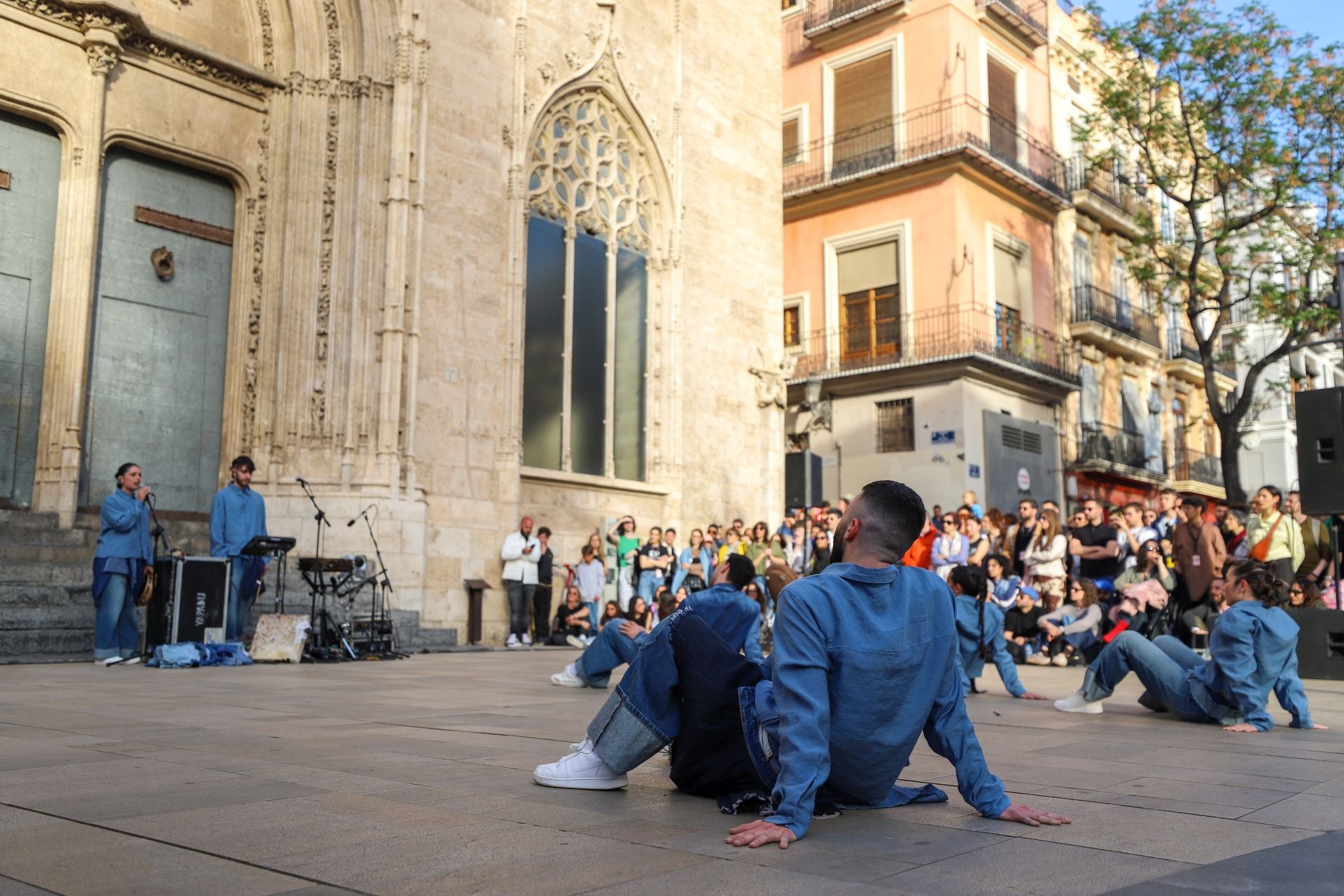 Inauguración de Dansa Valencia con el espectáculo &#039;Transeúnte&#039;, en la plaza del Mercado