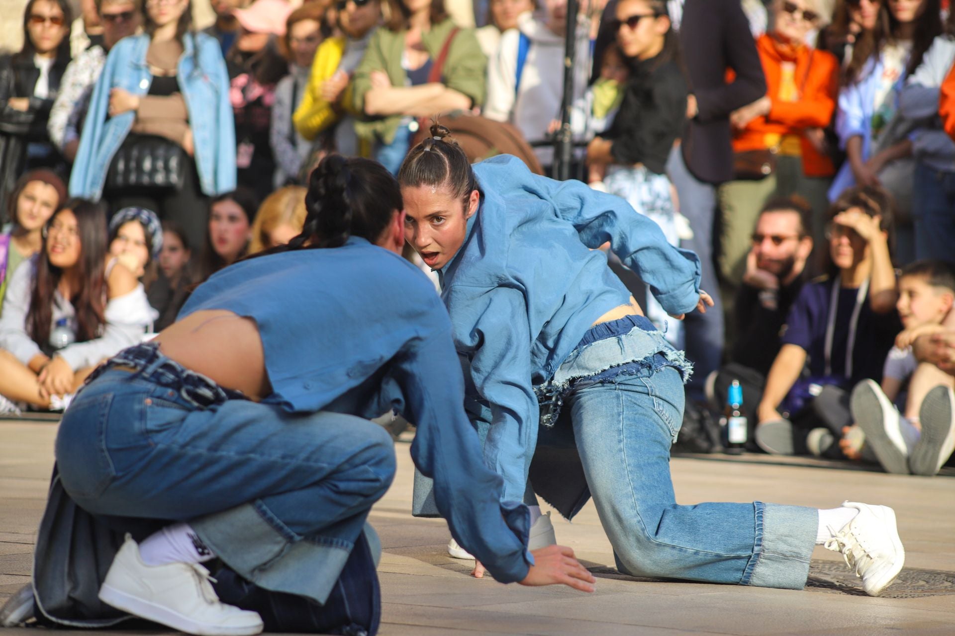 Inauguración de Dansa Valencia con el espectáculo &#039;Transeúnte&#039;, en la plaza del Mercado