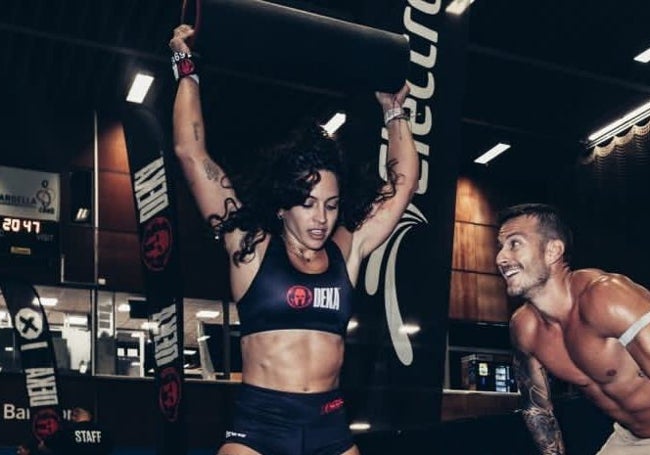 Tania Casanova, junto a Víctor Esparza durante una prueba de Deka.