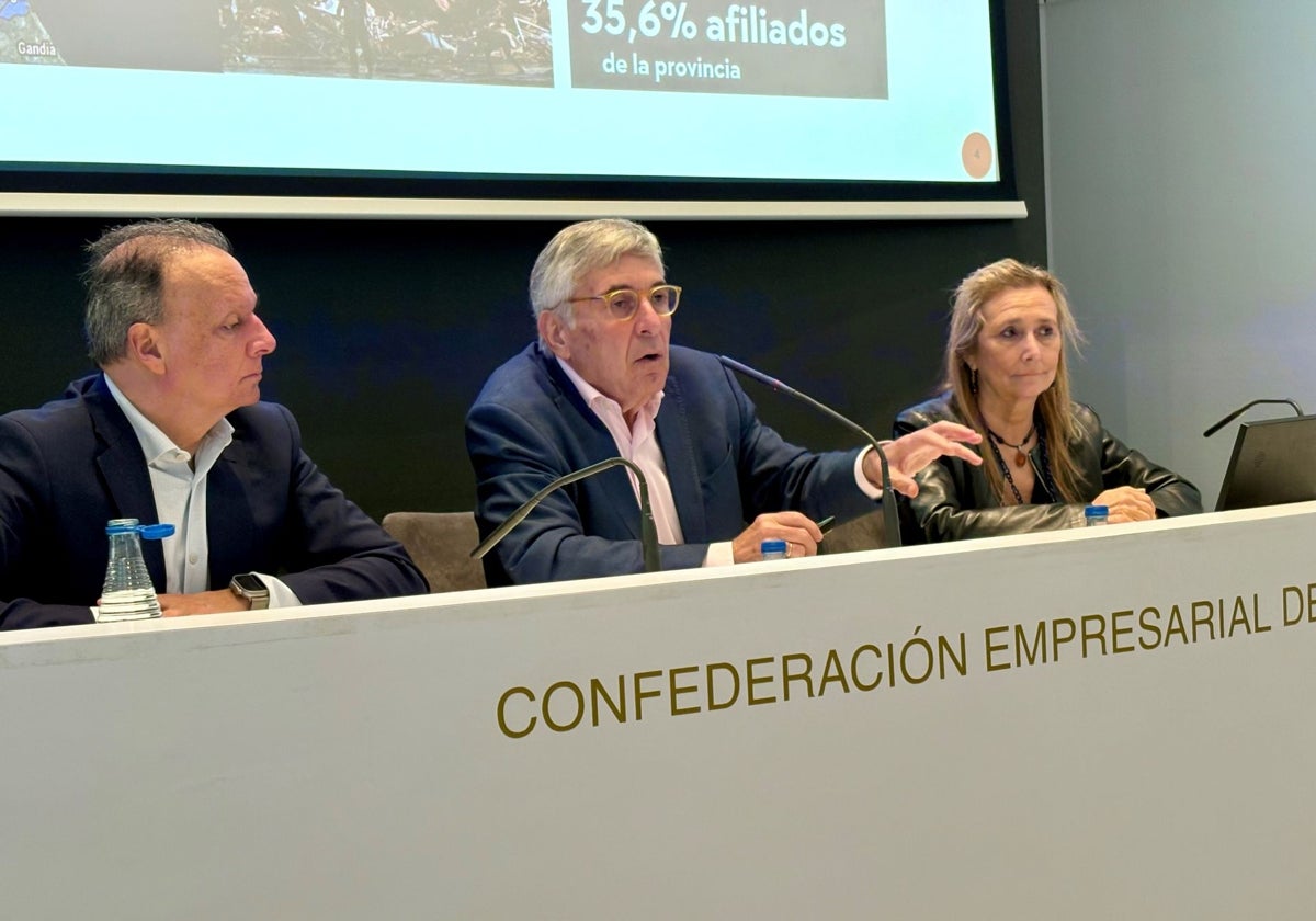 Salvador Navarro, Vicent Esteban Chapapría y Eva Blasco.