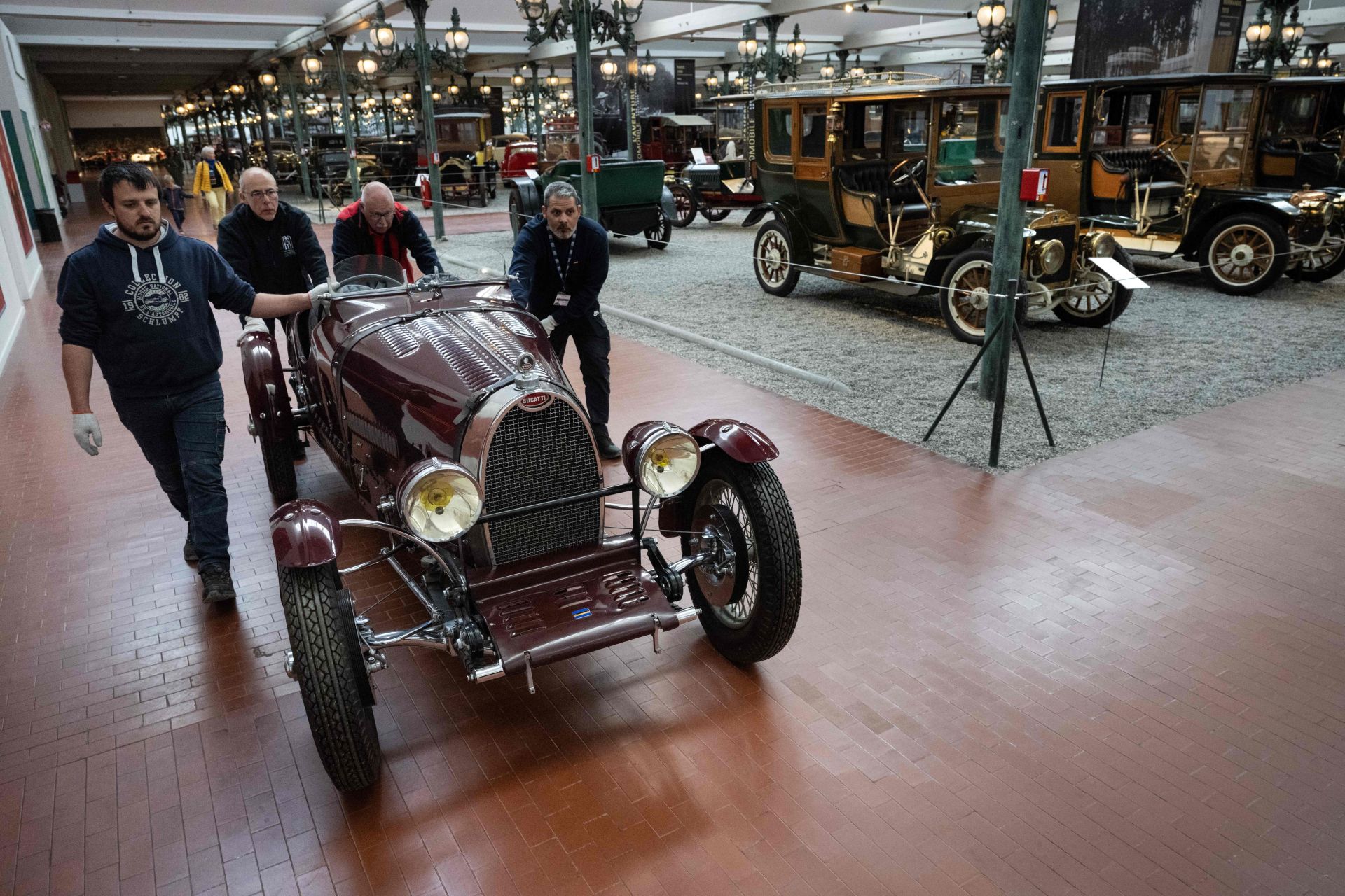 La familia Schlumpf: Así es la mayor colección de coches de época del mundo