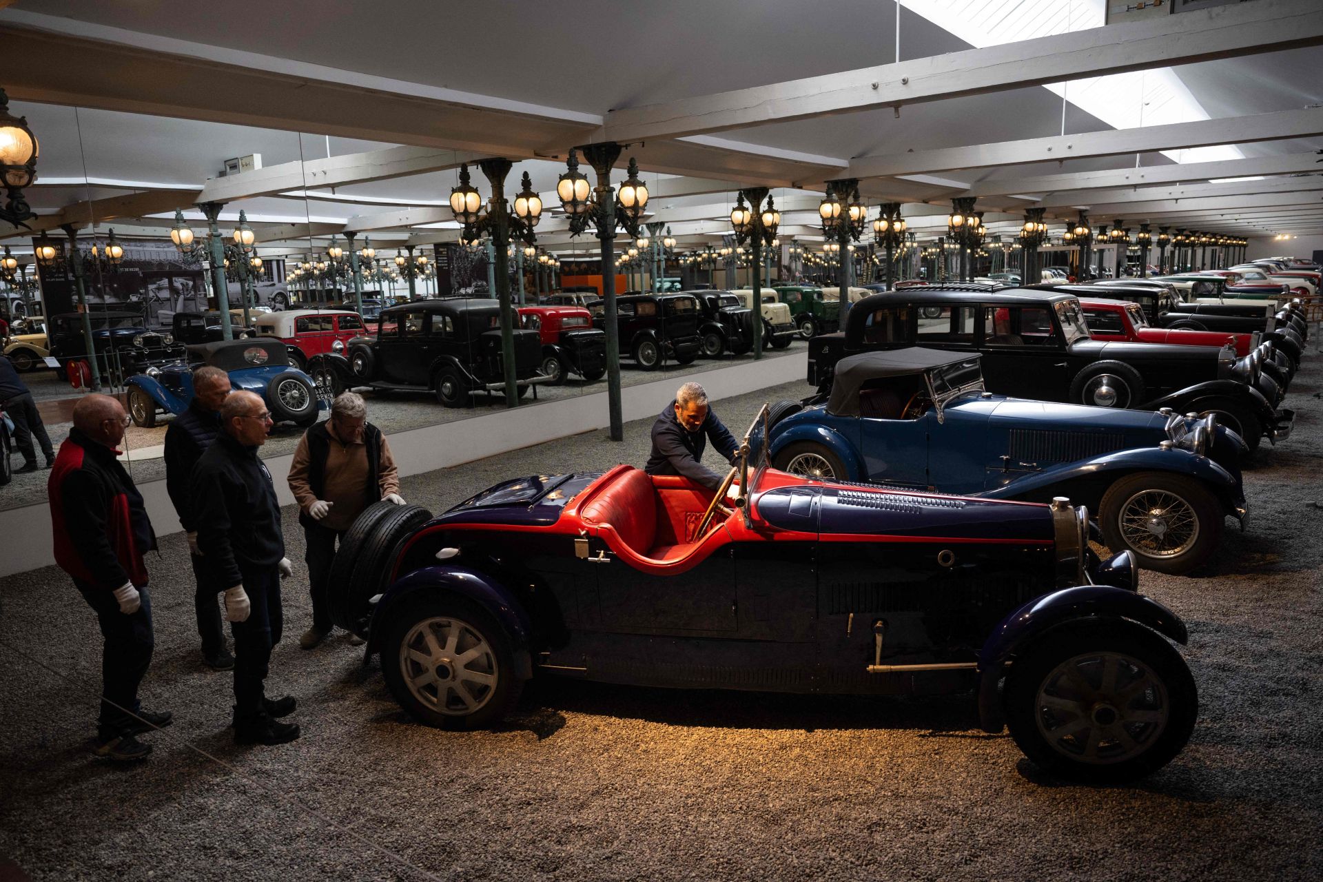 La familia Schlumpf: Así es la mayor colección de coches de época del mundo