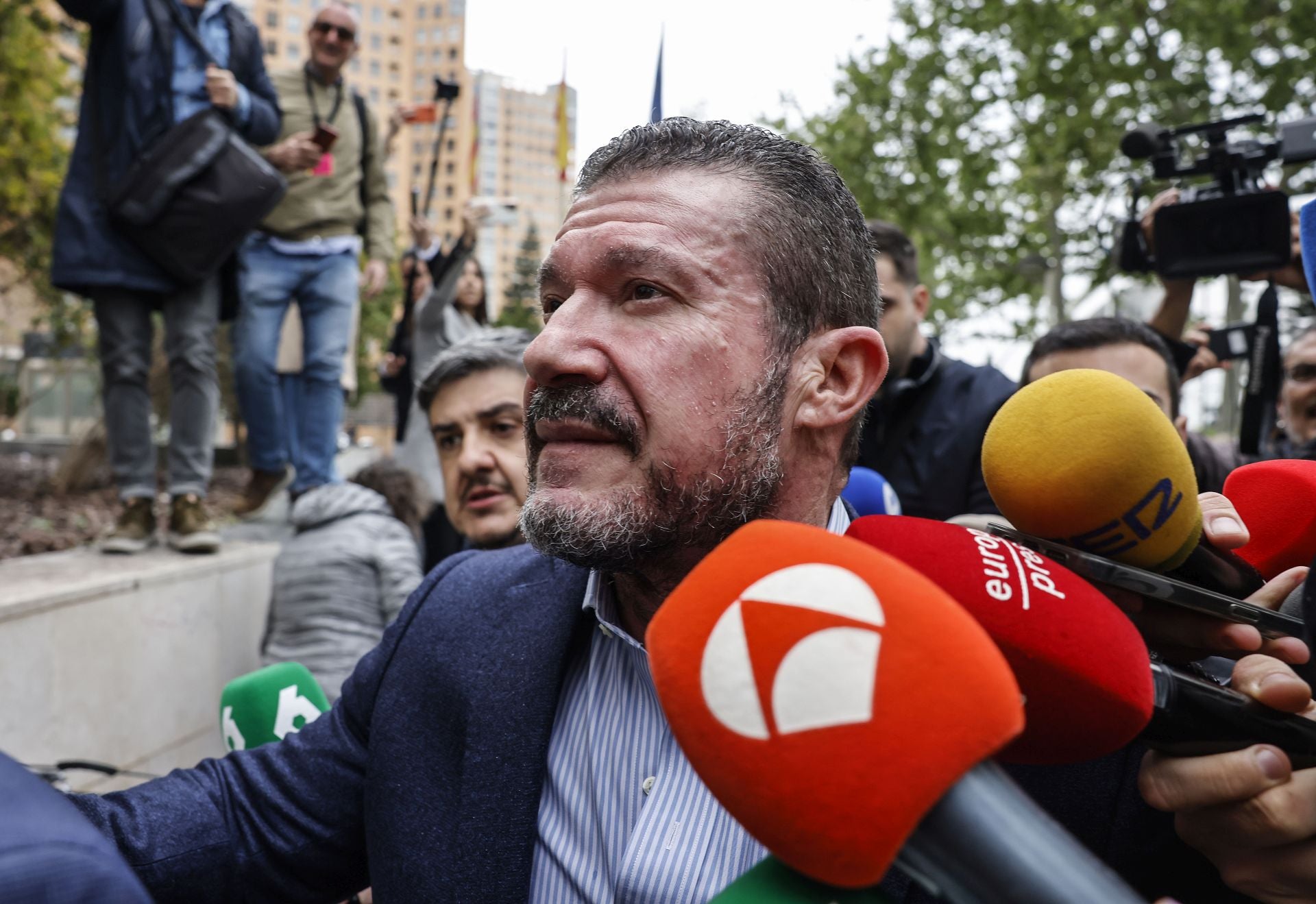 El exsecretario autonómico de Emergencias, Emilio Argüeso, llega a los juzgados de València