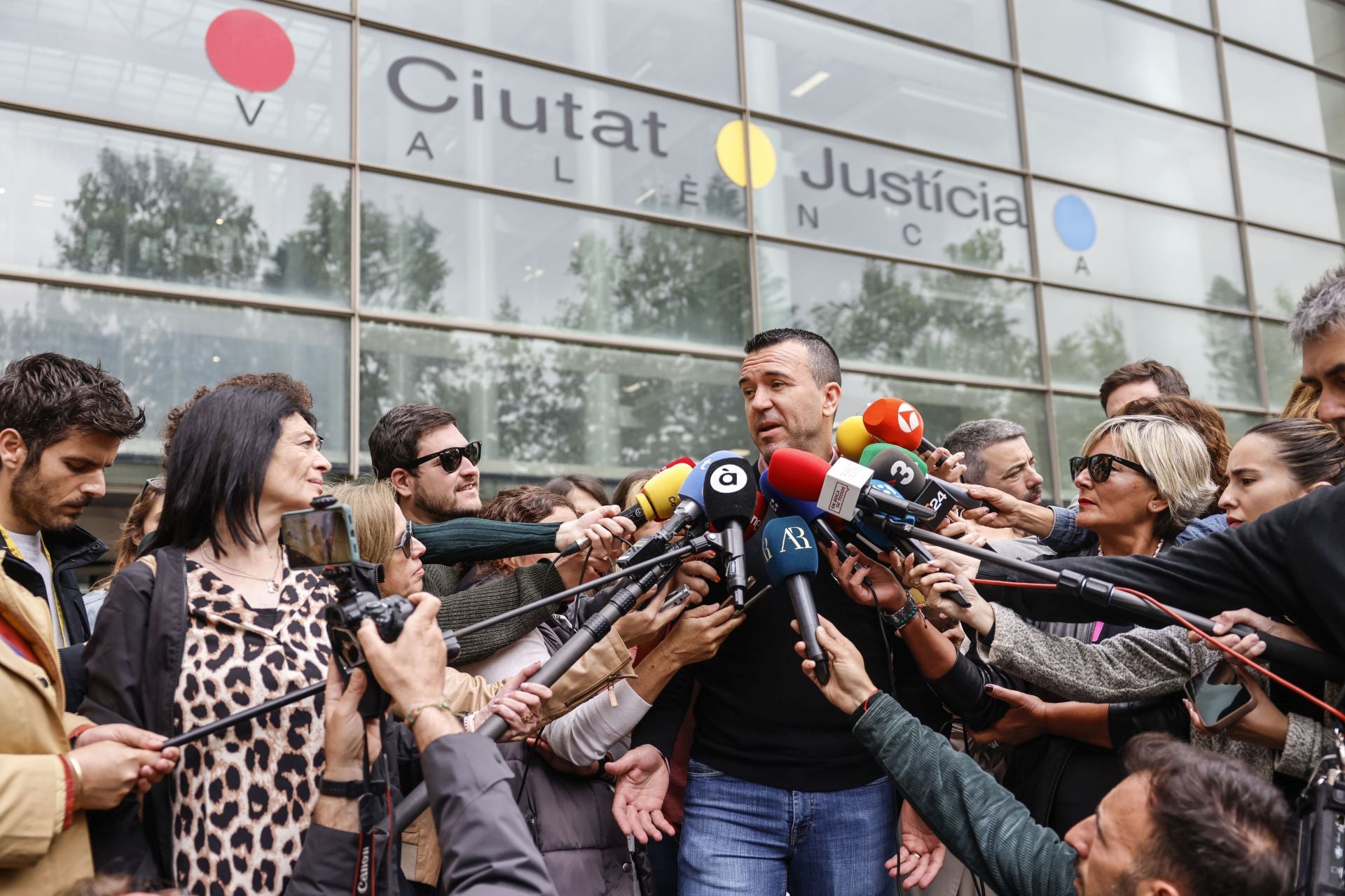 Vicente Mompó acude al juzgado a testificar por la dana