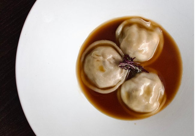 Ravioli de galianos, relleno de torcaz, conejo de monte y perdiz.