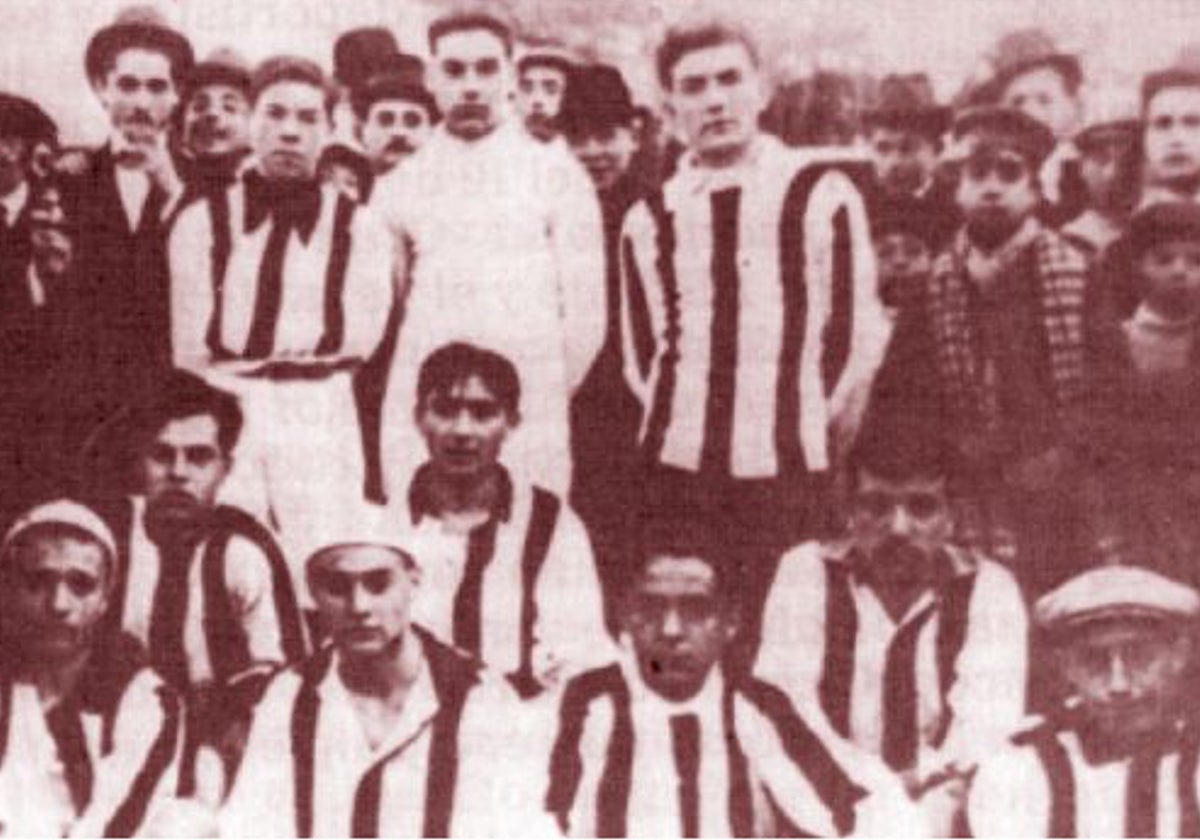 José Ballester Gozalvo, ubicado a la derecha.