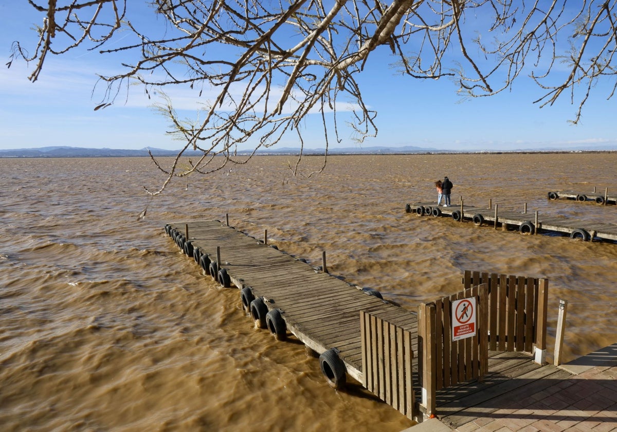 Compromís lamenta que el Ayuntamiento retire el recurso contra la CHJ por incumplir el aporte de agua a la Albufera