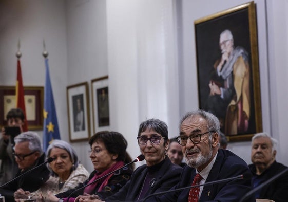 A la derecha, José María Lozano, presidente del Consell Valencià de Cultura.