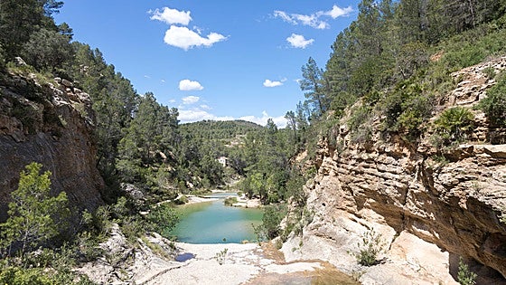 Ruta a los Charcos de Quesa entre pozas y senderos