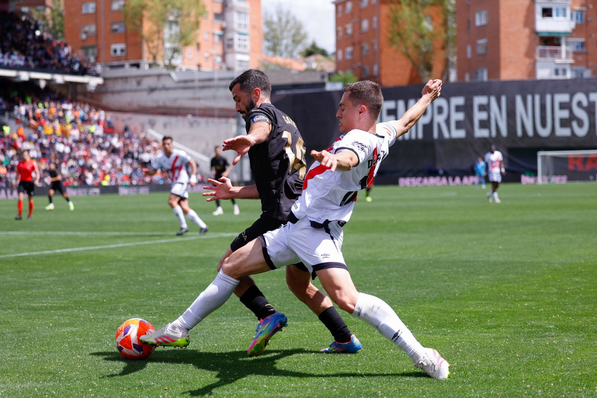 FOTOS | El Valencia CF pesca un punto ante el Rayo