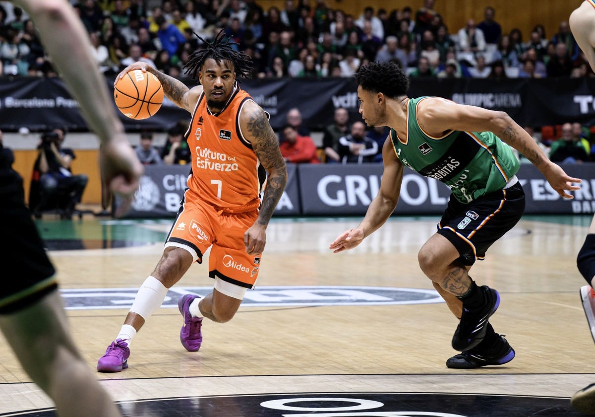 Chris Jones, durante el partido del Valencia Basket esta temporada en Badalona.