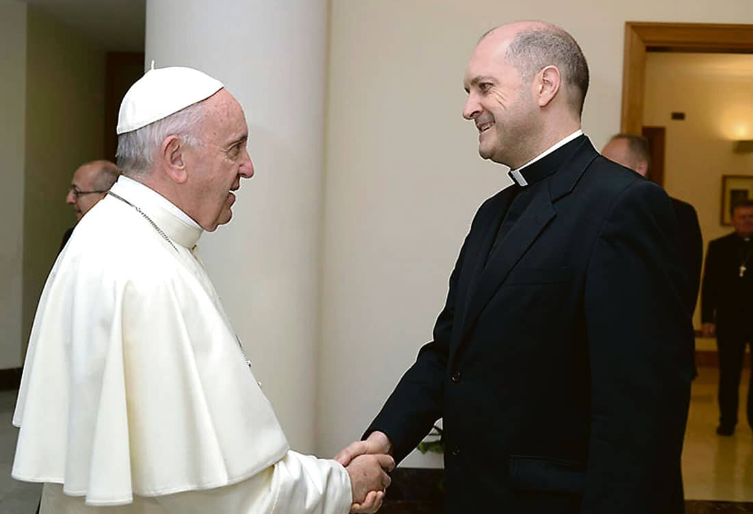 El valenciano al frente de la basílica donde será enterrado el papa Francisco