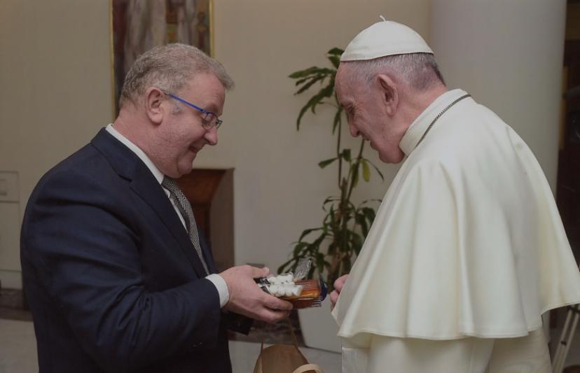 Los turrones y peladillas de Casinos acompañaron al Papa durante todo su pontificado