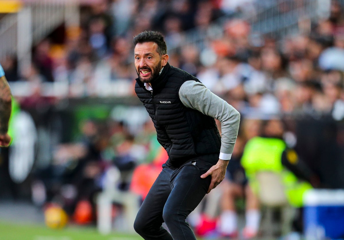 Corberán: «El Espanyol llega en muy buena dinámica, esto habla del partido tan exigente que afrontamos»