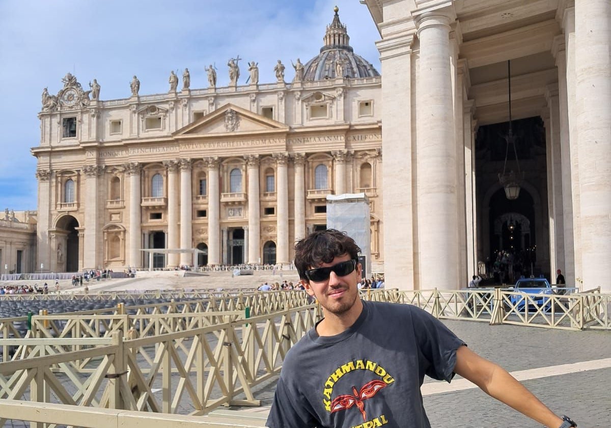 Manel, un valenciano que vive en Roma: «Impresiona estar en una ciudad que es el centro del interés mundial»