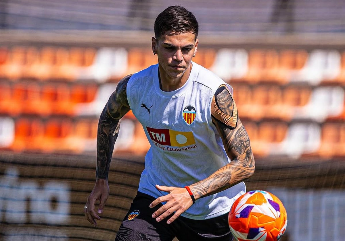 Enzo Barrenechea entra finalmente en la convocatoria para el partido contra el Espanyol