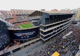 Mestalla calienta motores para el partido ante el Espanyol.