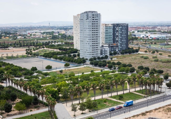Edificios situados en Sociópolis, en la pedanía de La Torre.