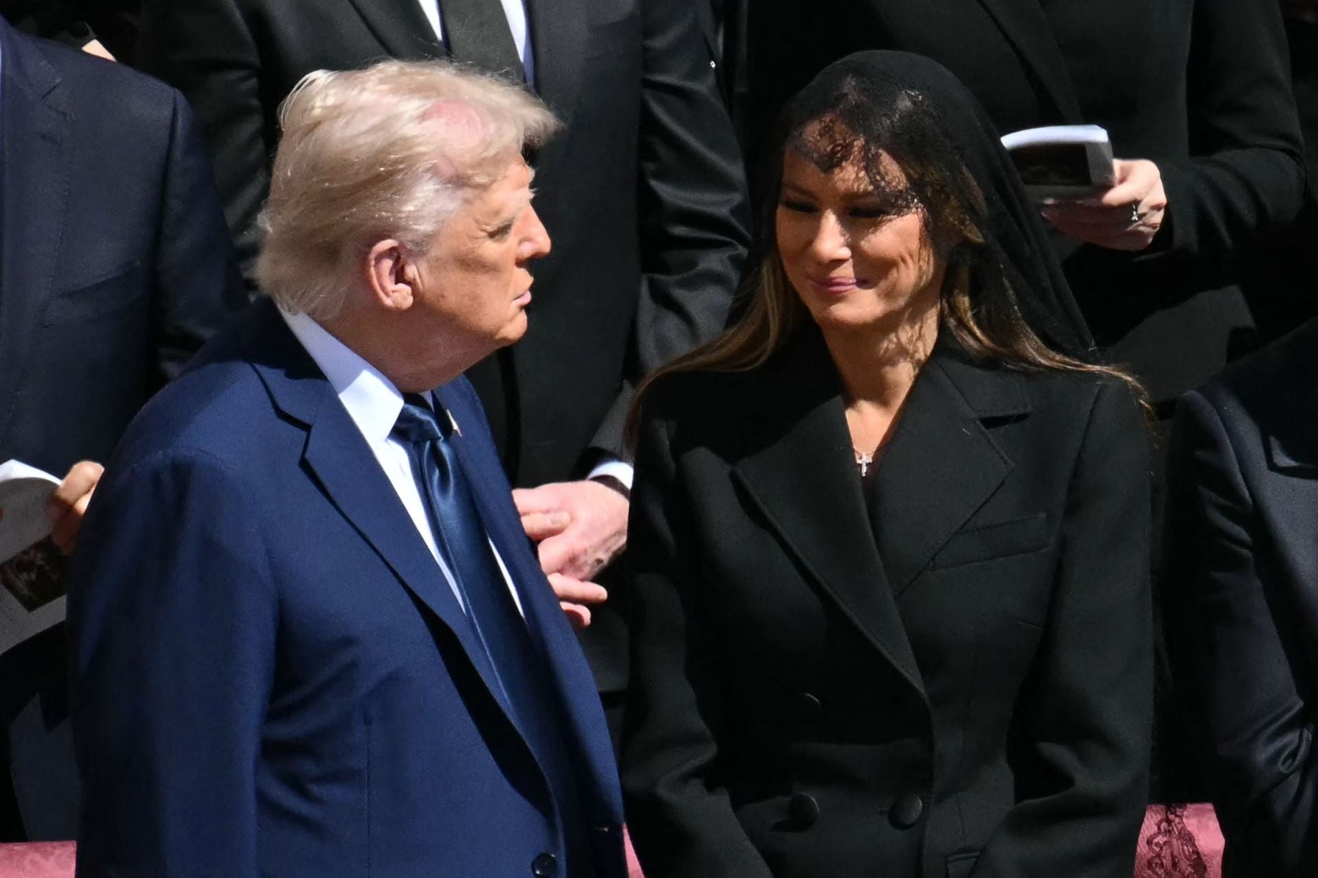 FOTOS | Las imágenes de Donald y Melania Trump en el funeral del papa Francisco