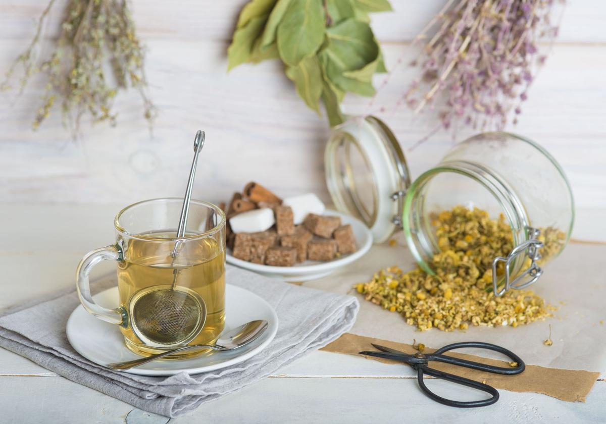 La infusión brasileña que alivia los resfriados y deshincha el vientre