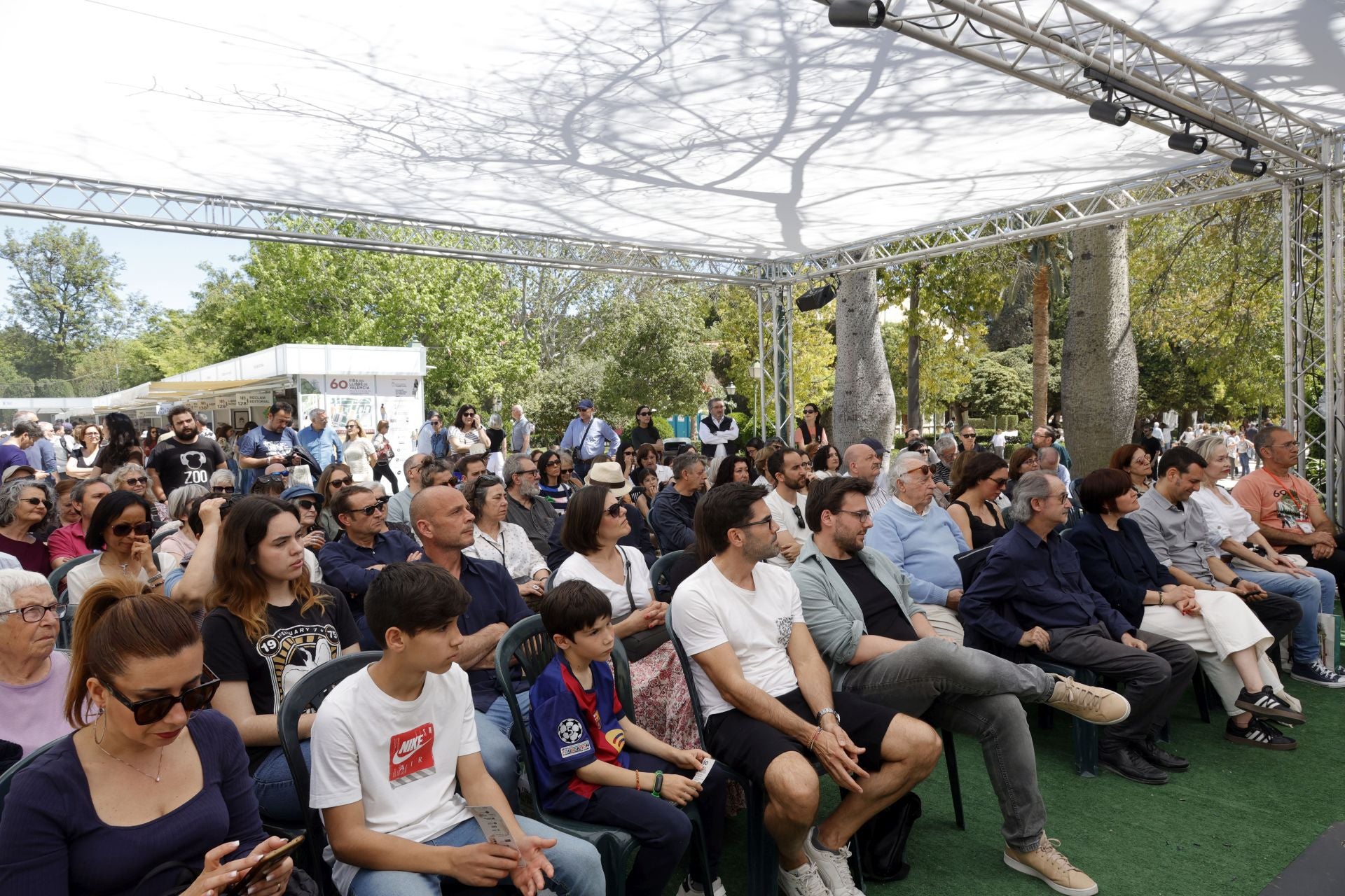 La Fira del Llibre de Valencia, repleta este domingo