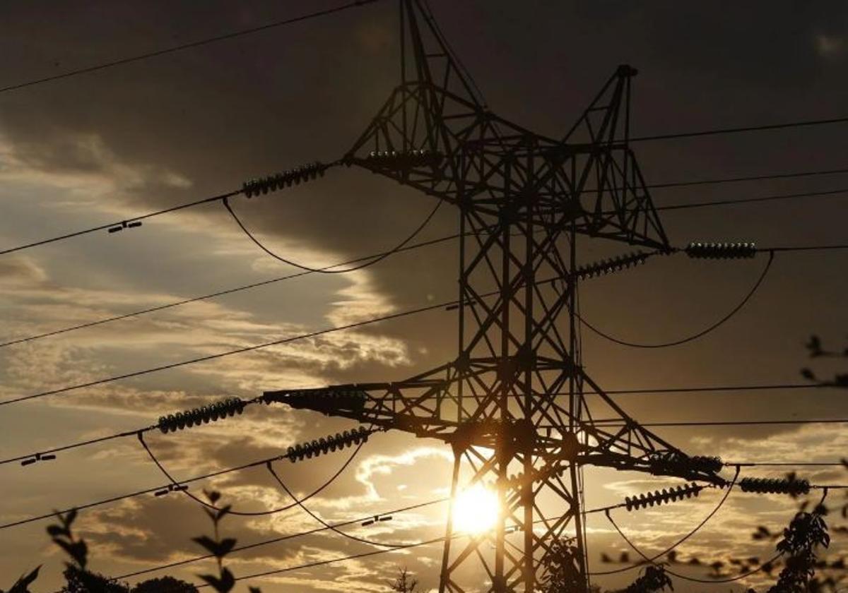 Red Eléctrica, operador del sistema eléctrico, informa de que trabajan por la vuelta progresiva de la electricidad