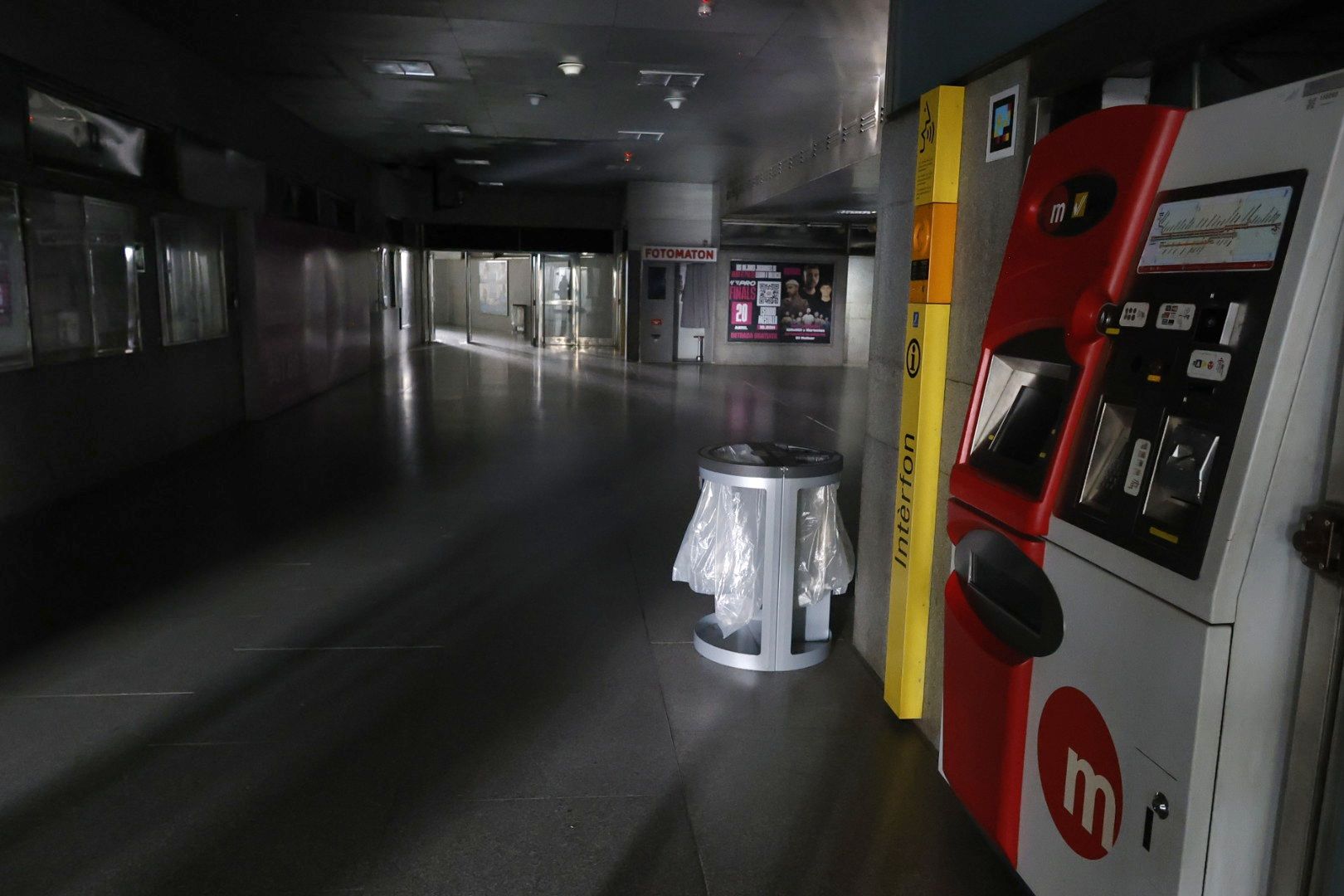 Trenes, metros, semáforos y hospitales de Valencia, afectados por el apagón