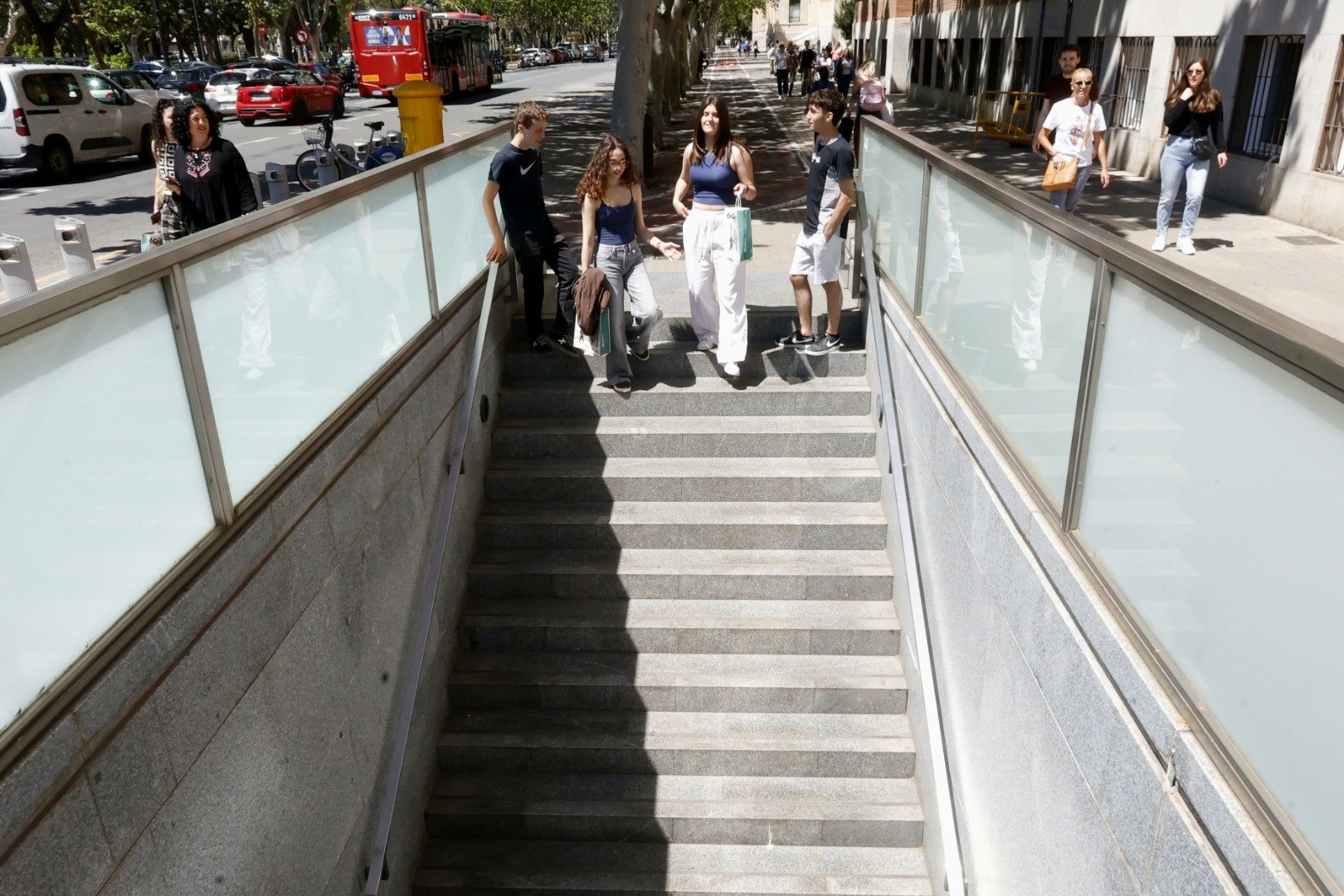 Trenes, metros, semáforos y hospitales de Valencia, afectados por el apagón
